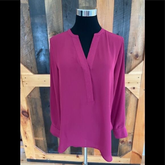Violet & Claire long sleeved v neck button front fuschia blouse, size S - Picture 1 of 6